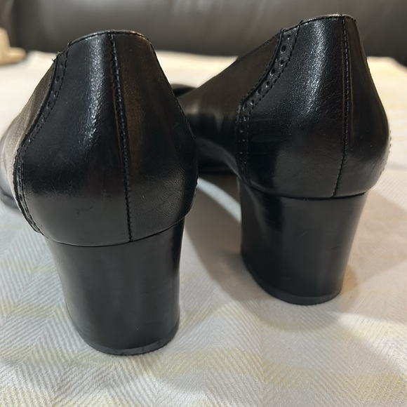 Etienne Aigner Women’s Black Leather Loafers, size 7, EUC - Picture 2 of 6